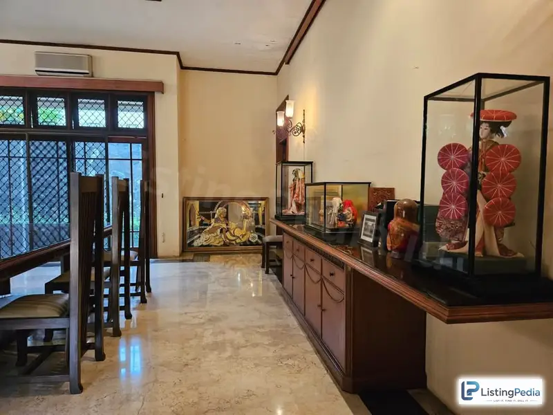 Rumah Mewah Dibawah NJOP — foto 2
