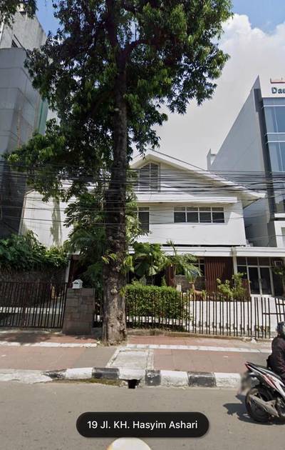 DIJUAL RUMAH DENGAN 2 ARAH JLN BERBEDA