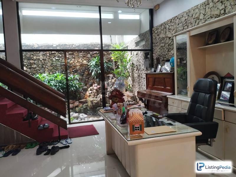 DIJUAL RUMAH DENGAN 2 ARAH JLN BERBEDA — foto 2