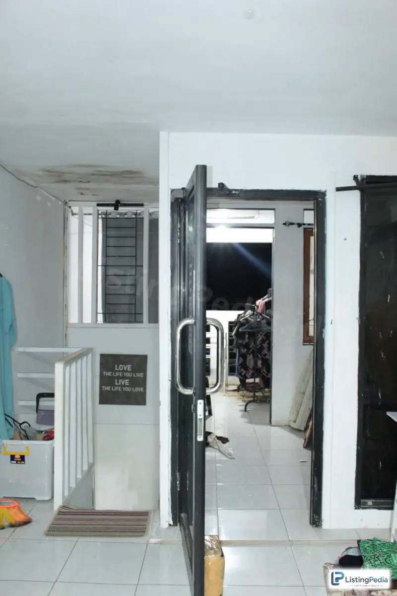 Rumah Mewah 2 Lantai Dekat Samsat Ciledug — foto 2