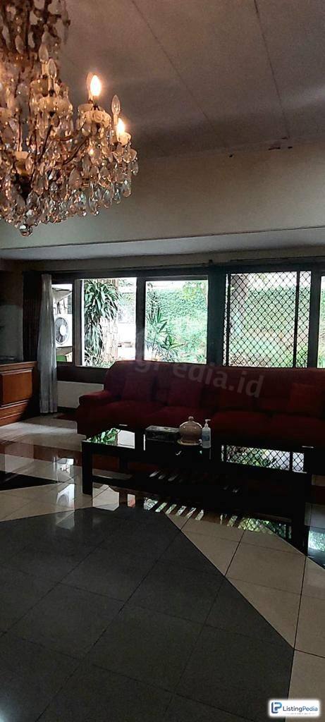 DIJUAL RUMAH DENGAN HALAMAN SANGAT LUAS — foto 5