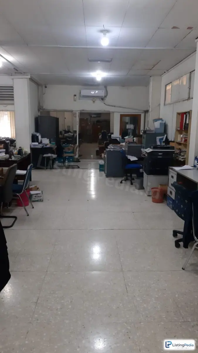 Gedung 3 Lantai + 4 Lantai Rooftop untuk Jemuran dan Lain Sebagai Nya — foto 2