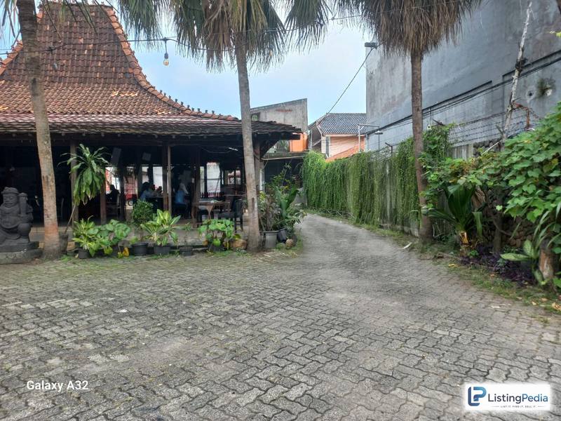 DIJUAL BANGUNAN EX RESTORAN PINGGIR JALAN RAYA — foto 3