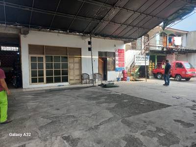 DIJUAL BANGUNAN EX RESTORAN PINGGIR JALAN RAYA