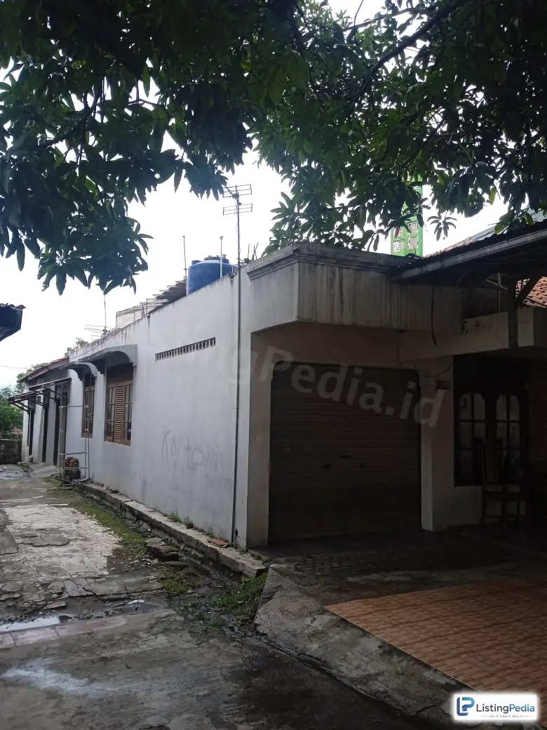 Rumah + 3 Kios + 3 Kost — foto 1