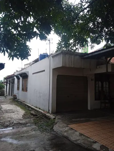 Rumah + 3 Kios + 3 Kost