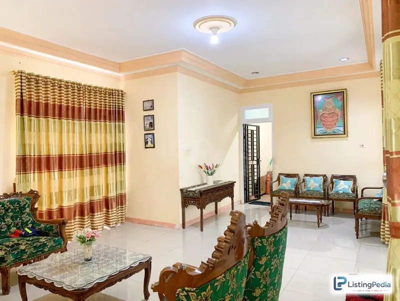 Rumah Tinggal di Pal 5 Kota Pontianak Dekat Spbu — foto 3