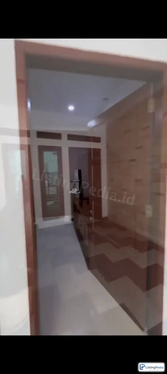 Rumah di Kawasan Cilandak Jakarta Selatan — foto 1
