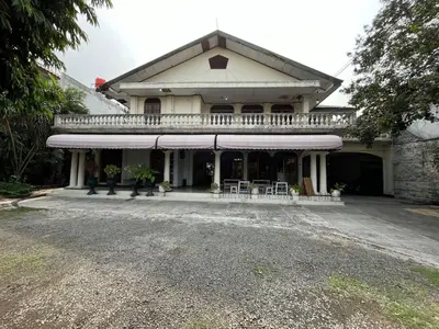 Rumah Tua Terawat di Kemang