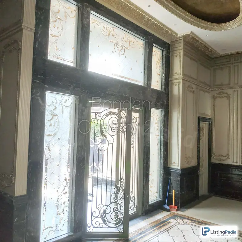 Jual Rumah Klasik Super Mewah dengan Lift di Pondok Indah, Pondok Pinang, Kebayoran Lama, Jakarta Selatan — foto 3