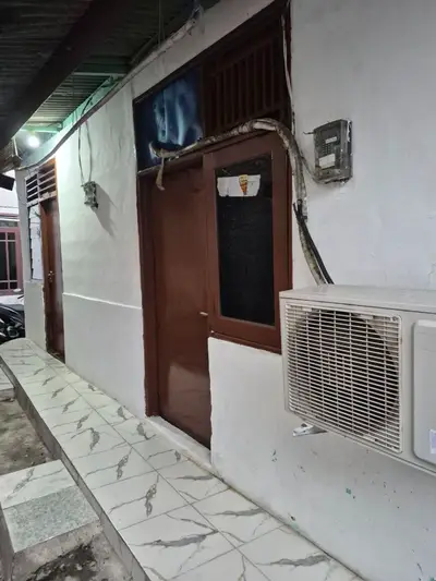 Di jual cepat dan murah rumah tinggal dan kontrakan 4 pintu